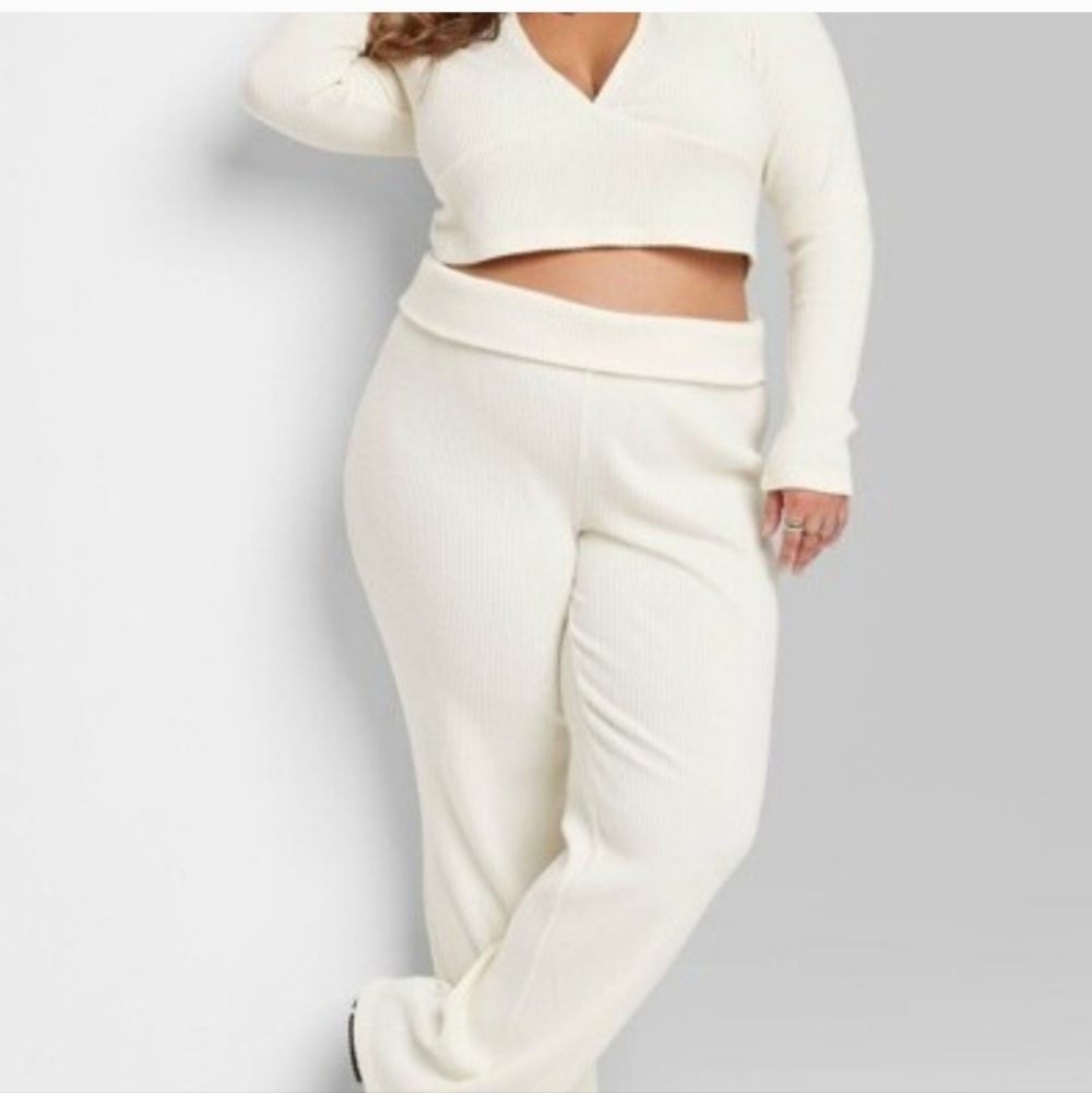 Women's Ribbed Foldover Waistband Flare Leggings - Wild Fable Off-White M